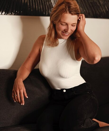 Iris Mareike Steen modelo desnuda galería