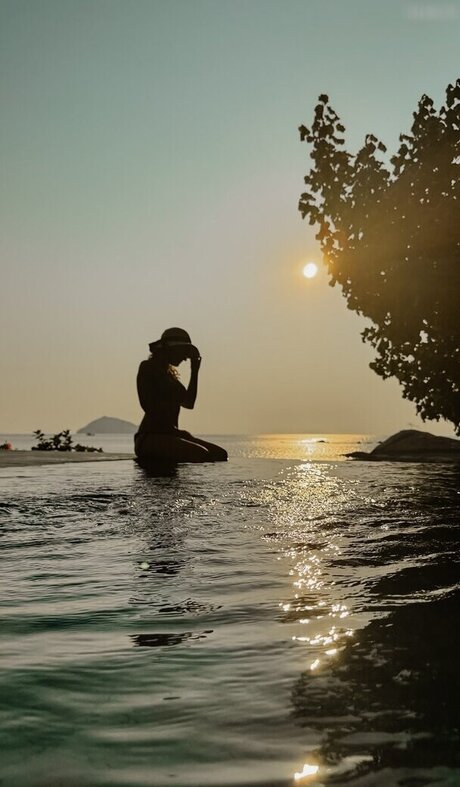 Iris Mareike Steen actriz caliente archivo