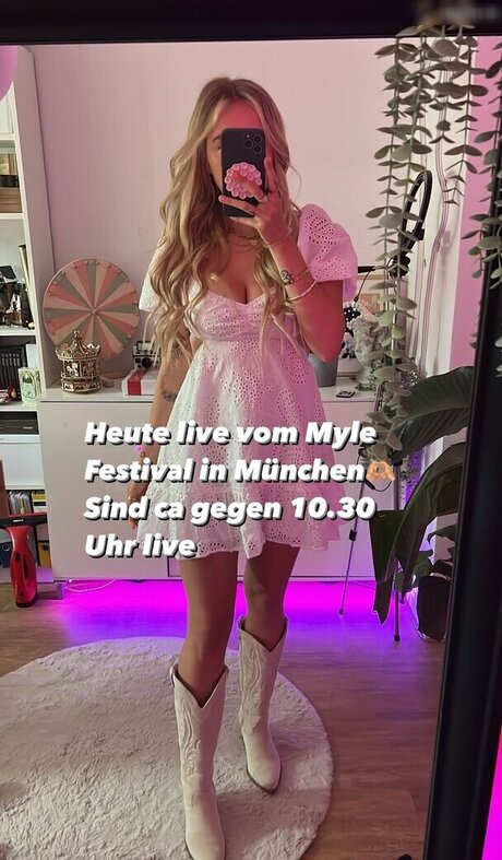 MinusElf modelo adulto imágenes