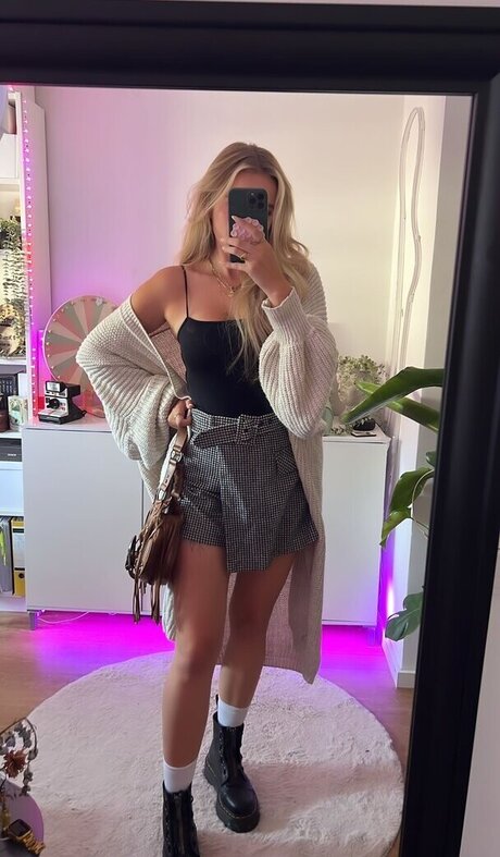 MinusElf modelo galerías