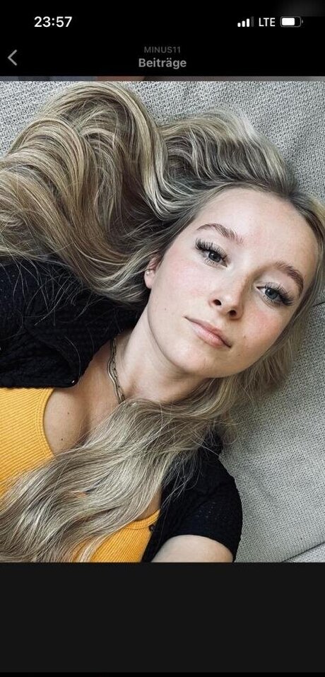 MinusElf hermosa estrella porno galería