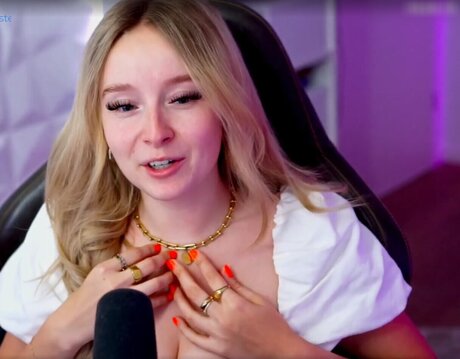 MinusElf actriz sexual foto