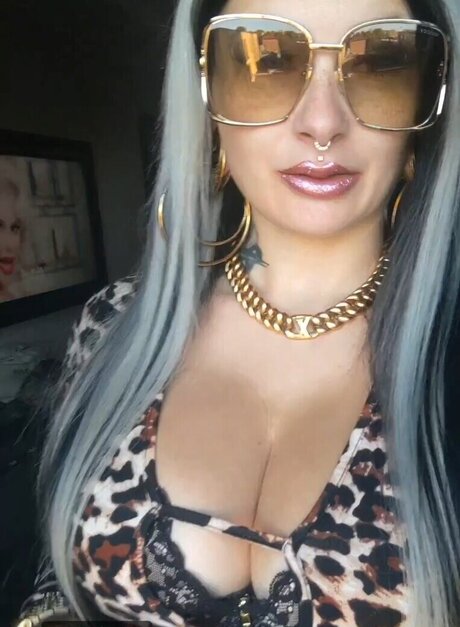 Lyn k44 actriz erótica imágenes