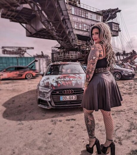 Lyn k44 estrella del sexo foto