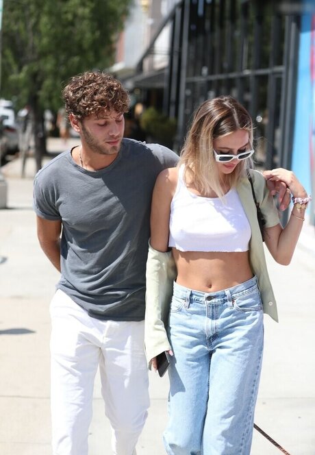 Delilah Hamlin estrella porno desnuda archivo