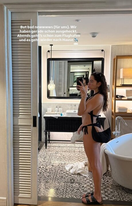 rubia con coño peludo onlyfans sexo de alta calidad imágenes