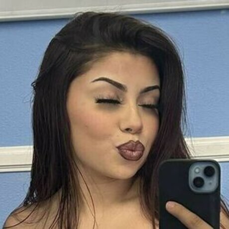 Nikkimartinezzz actriz caliente imágenes