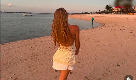 Zoe Kaeppele estrella atractiva fotos