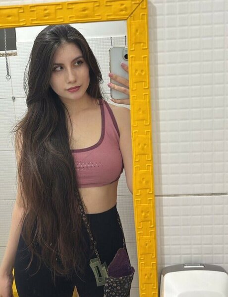 Fr4vinha modelo de alta definición galería