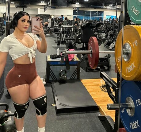 Karen Cantu modelo gratis galerías