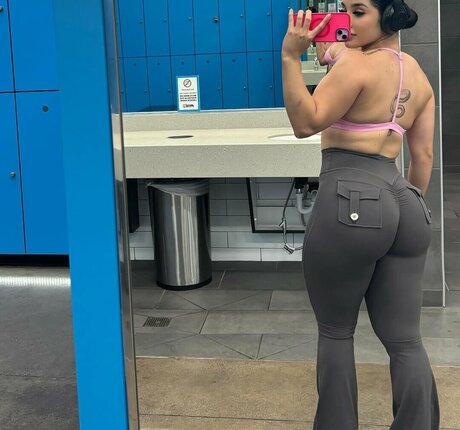 Karen Cantu arte estrella porno imagen