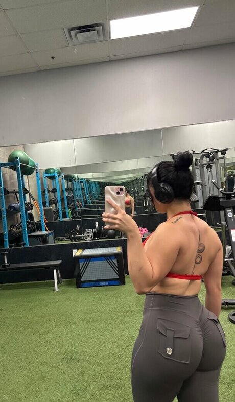 Karen Cantu modelo bonita galerías