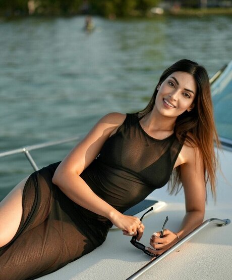 Yesha Sagar estrella bonita galerías