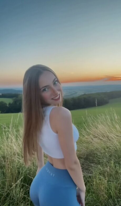 Kim Jule hermosa estrella imágenes