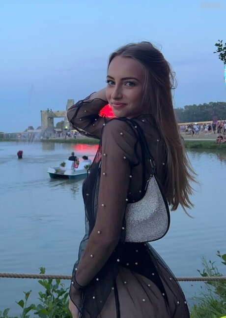 Kim Jule arte modelo imagen