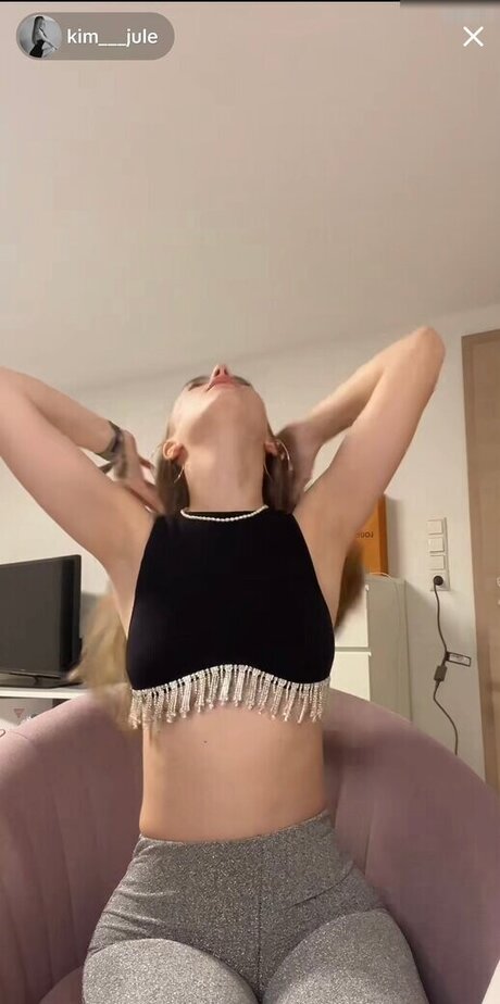 Kim Jule estrella caliente foto