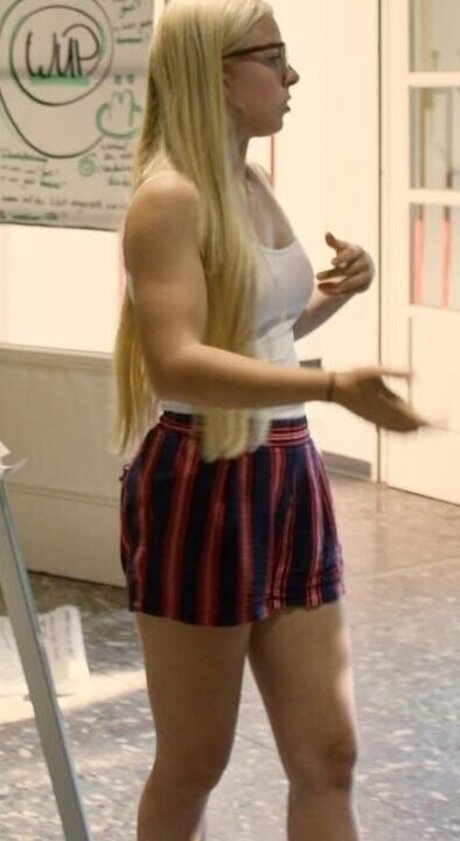 Jette Nietzard actriz perfecta galerías