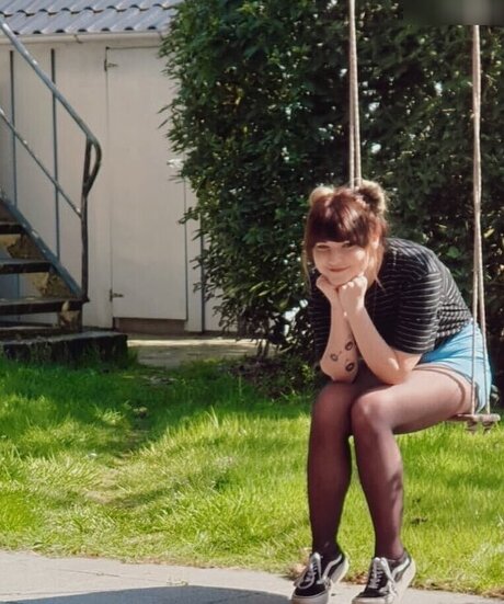 Lena Vanille actriz atractiva foto