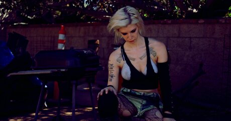 Indigo Augustine actriz desnuda galería