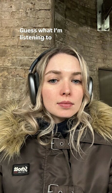 Meg Mills modelo de arte galería