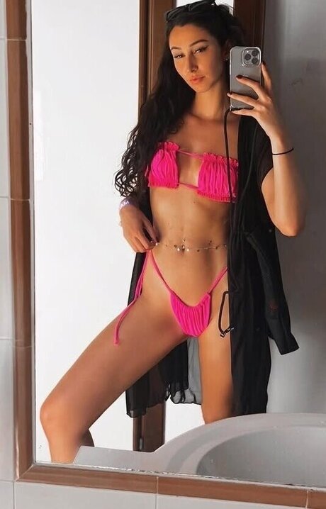 Larafina estrella caliente archivo