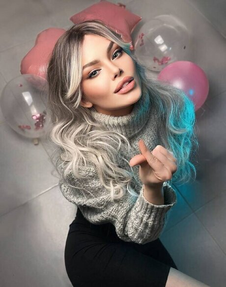 Lizzie Whistle estrella caliente galerías