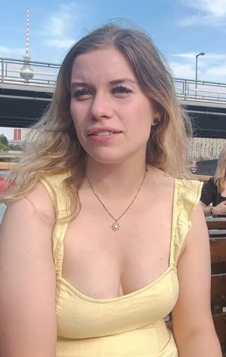 FormulaLena modelo pornografico galería