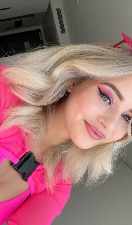 top descuidado onlyfans arte caliente archivo