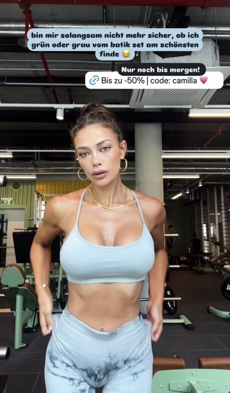 anfitriona onlyfans xxx arriba archivo