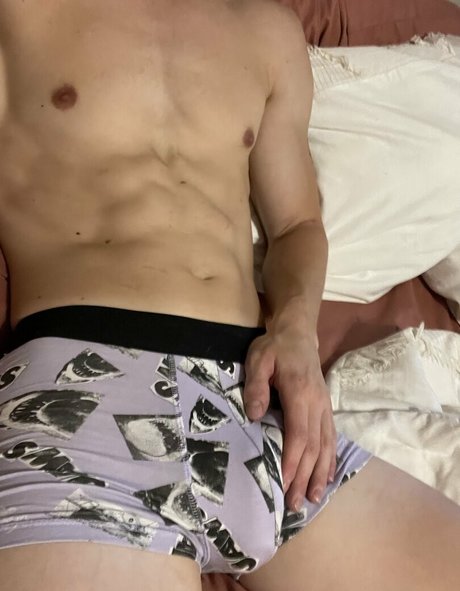 kallen2044 modelo caliente foto