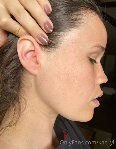 kae yli buen modelo foto