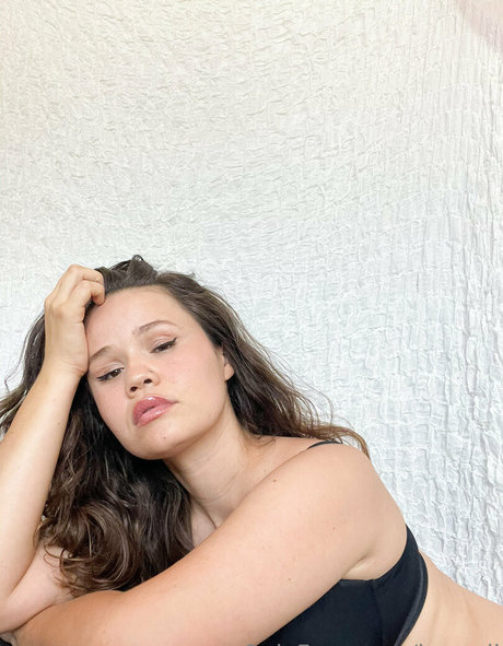 kae yli modelo de alta definición galería