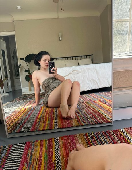 kae yli modelo de arte galerías