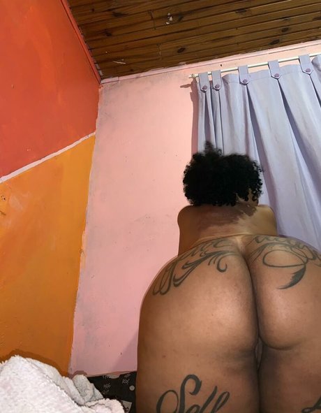 adolescente asiática solitaria en onlyfans sexy hermosa imagen