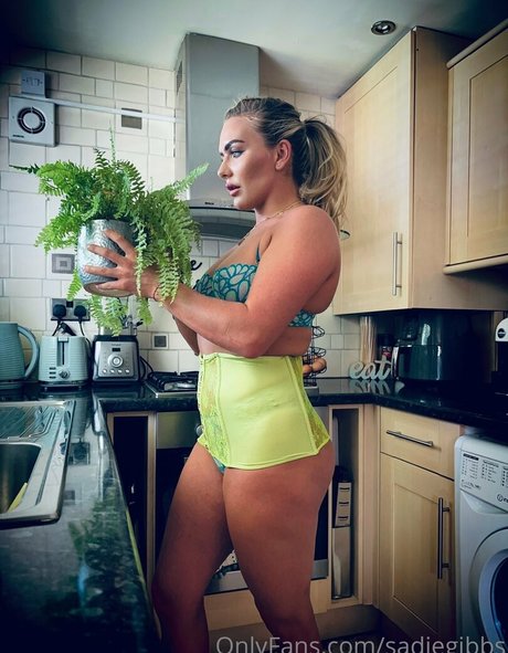 sadiegibbs desnudos de modelos galería