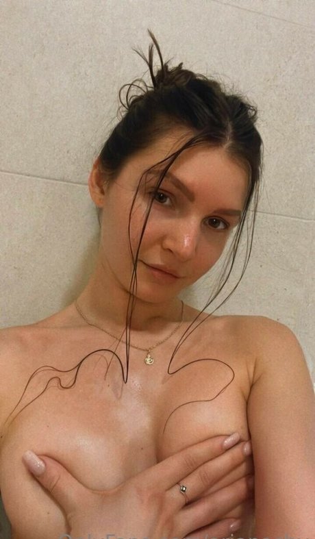 BitterActz modelo caliente archivo