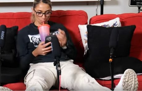 The Normies actriz desnuda foto