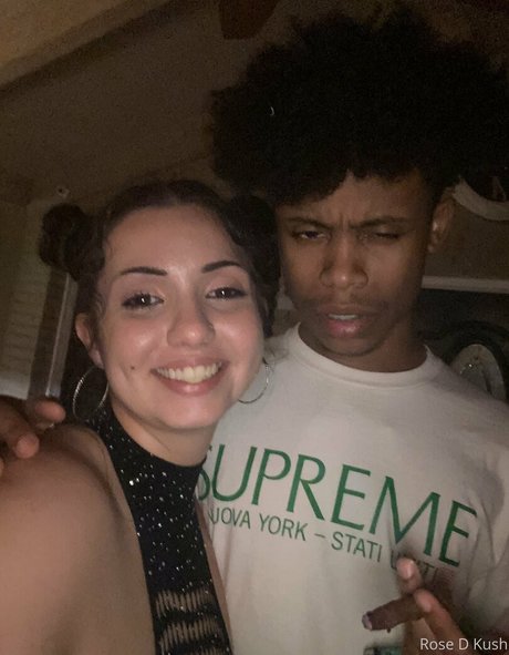 rose d kush modelo mejor fotos