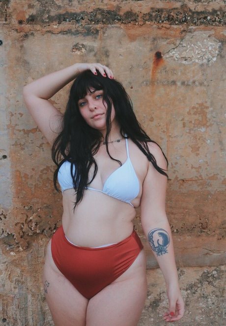 lolahleclaire actriz de arte imagen