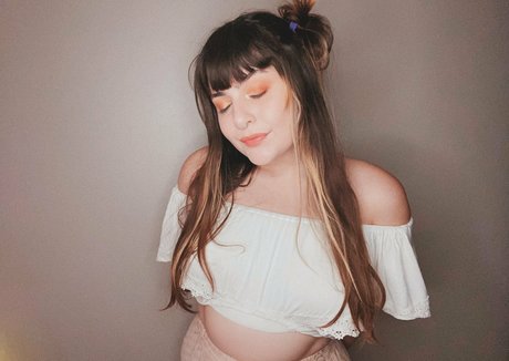 lolahleclaire actriz de alta definición galería