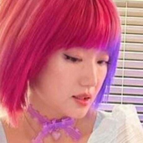 Mystiquede hermosa modelo fotos