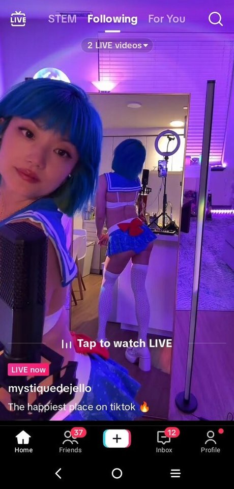 Mystiquede hermosa modelo imagen