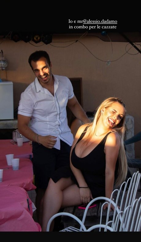 Valentina Di Rocco estrella porno de alta calidad fotos