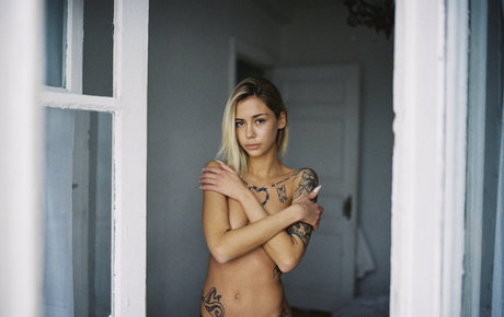 Polina Rahmanova modelo atractivo galería