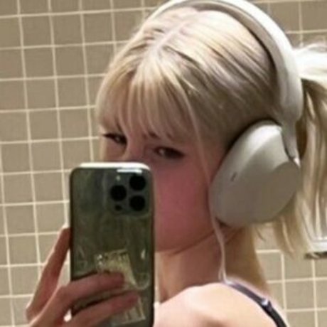 Emma kat 22 modelo desnudos galería