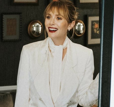 Elizabeth Olsen modelo porno imagen