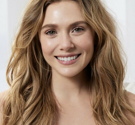 Elizabeth Olsen estrella porno exclusiva archivo