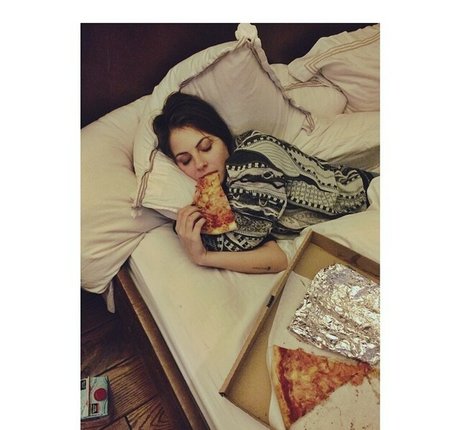 Willa Holland estrella pornografica galerías