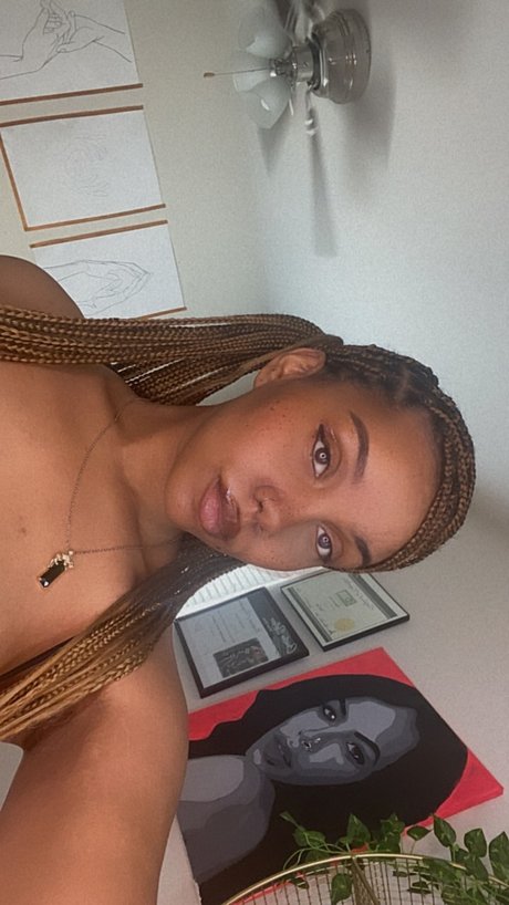 onlyfans asiáticos de 18 años bastante adulta fotos