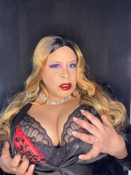 Goddess Lavish Galore desnudos de estrellas porno recopilación